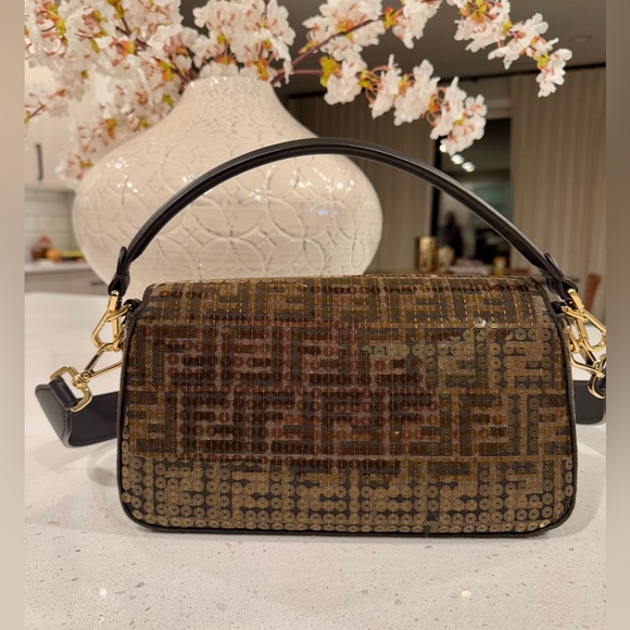 FENDI Baguette Medium with sequins - Picture 2 of 7